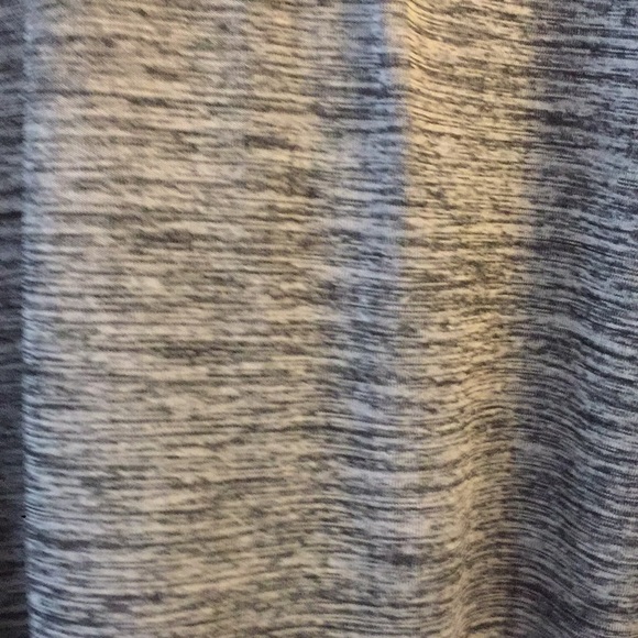 Old navy hooded active shirt - Picture 3 of 5